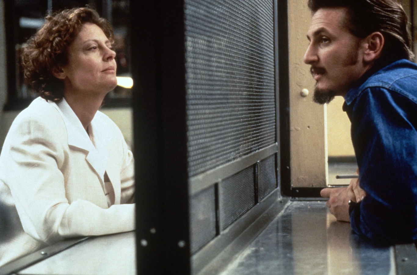 Susan Sarandon i Sean Penn w filmie "Przed egzekucją"