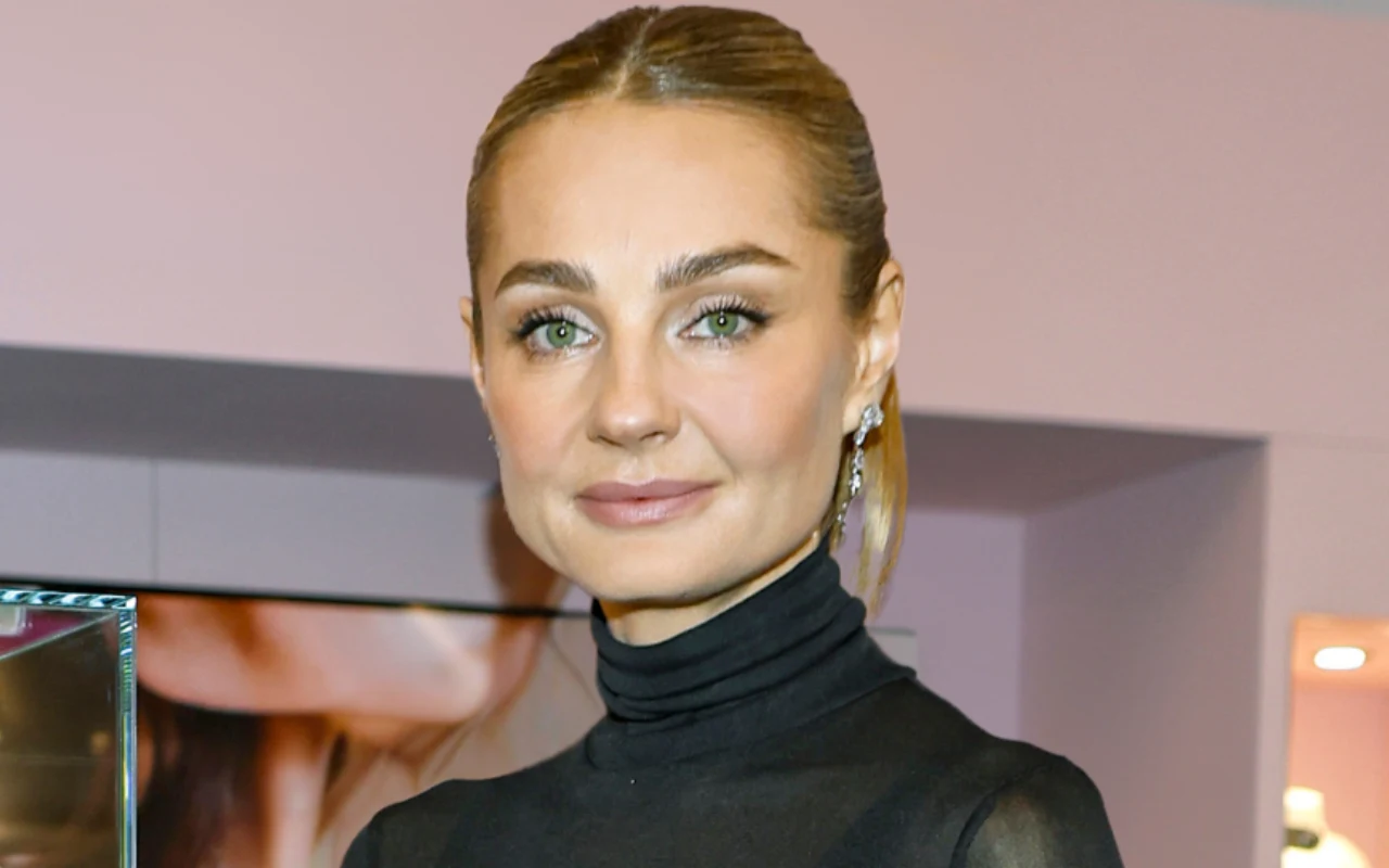 Najmodniejsze buty na sylwestra. Małgorzata Socha stawia na błysk i detale