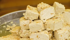 Chałwa, a właściwie zawarty w niej sezam, pozytywnie oddziałuje na układ krwionośny i serce.