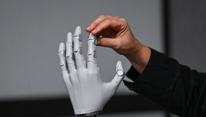 Sztuczna inteligencja zmieni rynek pracy - jednak niekoniecznie w taki sposób, że zastąpi człowieka