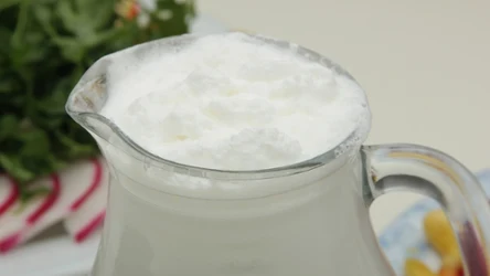 Maślanka świetnie wpływa na zdrowie kości i zębów 