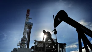 Przedłużanie się wojny amerykańsko-irańskiej może wywindować cenę baryłki ropy brent do 120 dolarów.