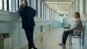 Andrea Riseborough i Kate Winslet w filmie "Żegnaj, June" / Netflix