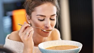 W mroźne dni grzeje lepiej, niż rosół. Przepis od Ewy Wachowicz 