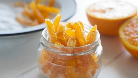 Kandyzowane skórki z cytrusów.