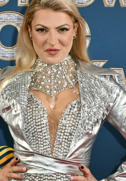 Magda Narożna wyszła na scenę. Wszyscy patrzyli tylko na jedno