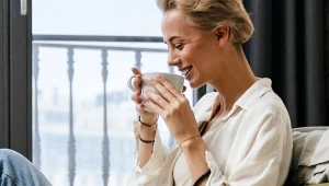 Jak poprawić sobie samopoczucie 1 stycznia po hucznej imprezie? Te tipy pomogą dojść do formy