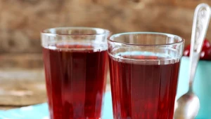 Pij szklankę dziennie. Łagodzi bóle stawów, obniża cukier i pomaga zasnąć