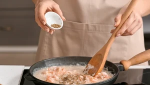 Tym zastąpisz sól w jedzeniu. Kluczowe przy nadciśnieniu i obrzękach