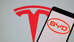 BYD zza kulis na szczyt. Tesla traci pierwsze miejsce