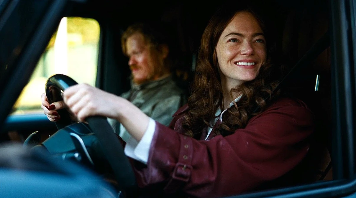 Jesse Plemons i Emma Stone w filmie "Bugonia"