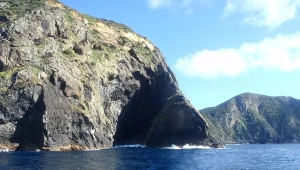 Niezamieszkane i tajemnicze. Zobacz, gdzie leżą i z czego słyną Wyspy Trzech Króli 