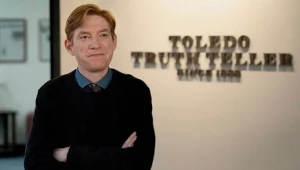 Domhnall Gleeson w serialu "The Paper"