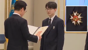 Faker pisze historię. Pierwszy taki medal w historii esportu