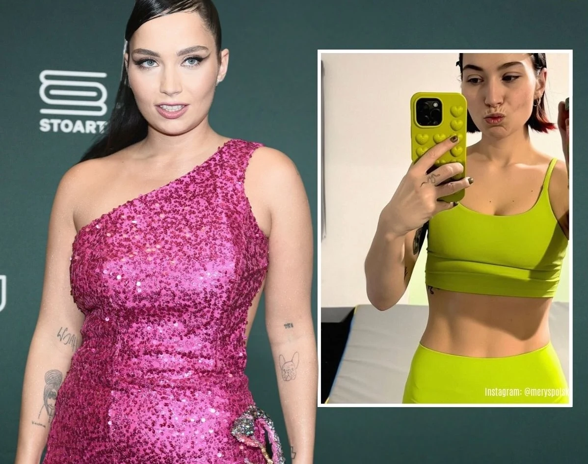 Mery Spolsky pochwaliła się efektami swojej ciężkiej pracy Młoda kobieta w różowej, błyszczącej sukience na gali oraz zdjęcie tej samej osoby w zielonym stroju sportowym wykonane smartfonem przed lustrem.