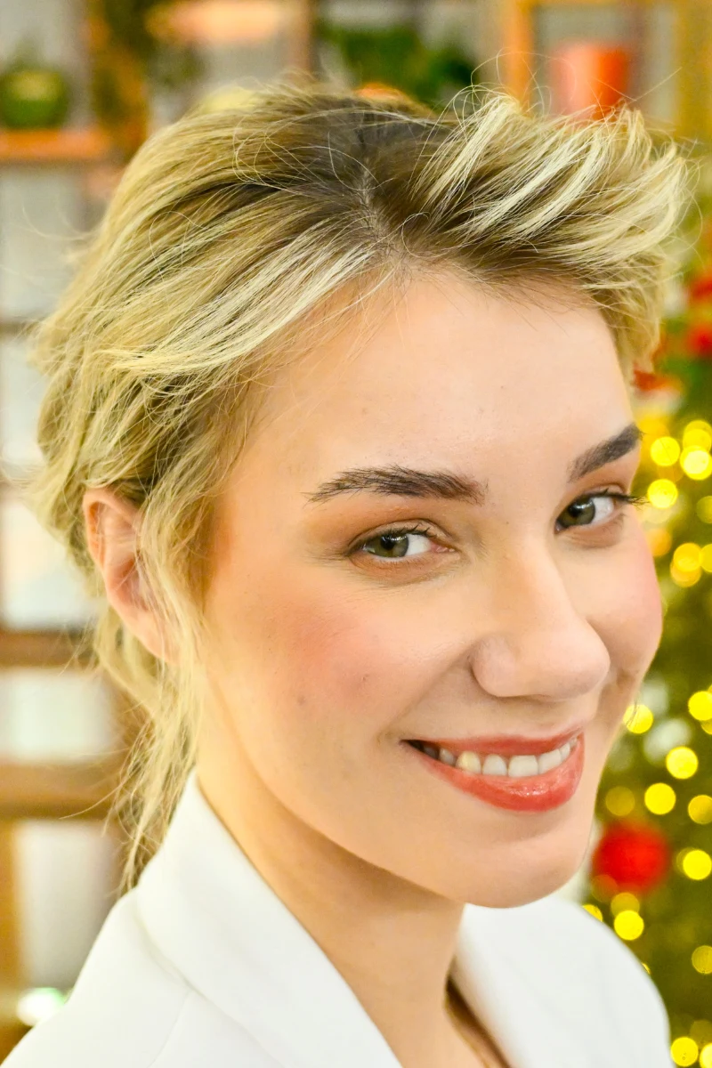 Modne upięcie można łatwo wykonać w domu