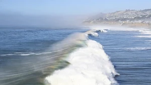 Gigantyczne fale na Pacyfiku powstały podczas megaburzy znanej jako Eddie
