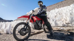 Elektrykiem pobił rekord Guinessa. Spalinowy motocykl nie miał szans