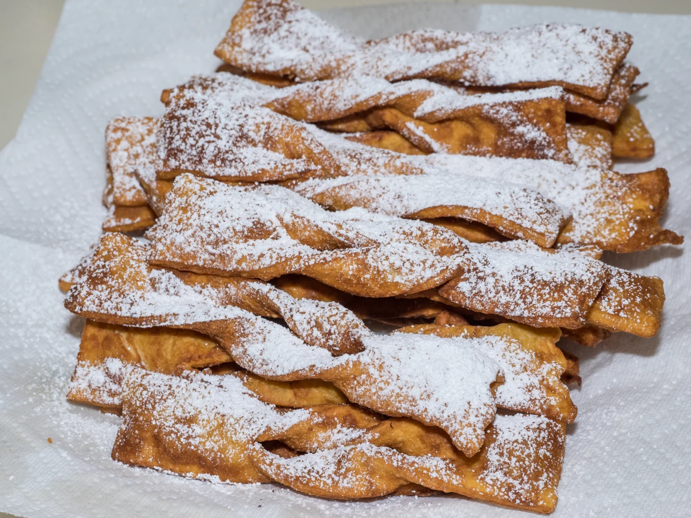Co wrzucić do oleju, aby faworki się nie przypaliły? Co wrzucić do oleju, aby faworki się nie przypaliły?