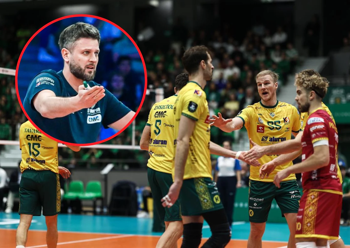 Drużyna Michała Winiarskiego wygrała w Portugalii, ale gospodarze napsuli jej sporo krwi Grupa siatkarzy w żółtych i czerwonych strojach podczas meczu na hali sportowej w trakcie wymiany zdań, na pierwszym planie wyraźnie widoczne emocje zawodników, w lewym górnym rogu wstawka z trenerem gestykulującym podczas omawiania sytuacji na boisku.