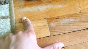 Jak pozbyć się zarysowań na podłodze domowym sposobem?