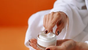 Bez rumienia i ściągniętej skóry. Tak wybierzesz najlepszy krem na zimę