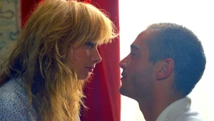 Rosanna Arquette i Jean-Marc Barr w filmie "Wielki błękit" / Past Perfect