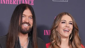 Billy Ray Cyrus i Elizabeth Hurley