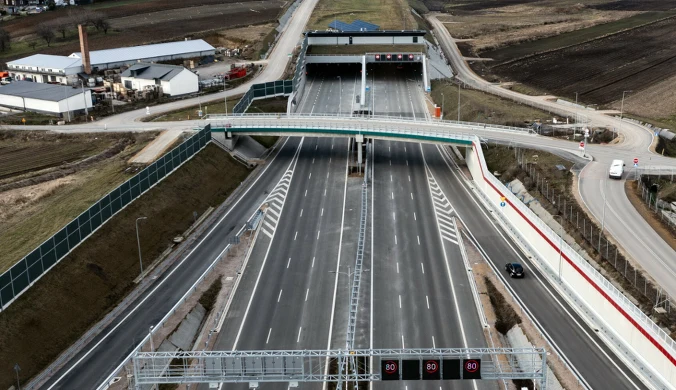 Zamiast trzech pasów na obwodnicy Krakowa będą dwa.