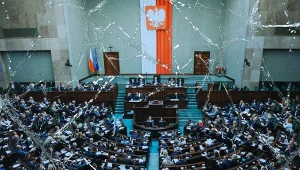 Wojna na prawicy i cichy bój o "powrót" w partii Tuska