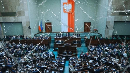 W polskiej polityce na ten moment toczy się wiele konflikt&oacute;w