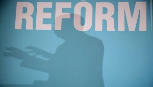 Lider partii Reform UK Nigel Farage chciałby zaostrzenia brytyjskiej polityki migracyjnej