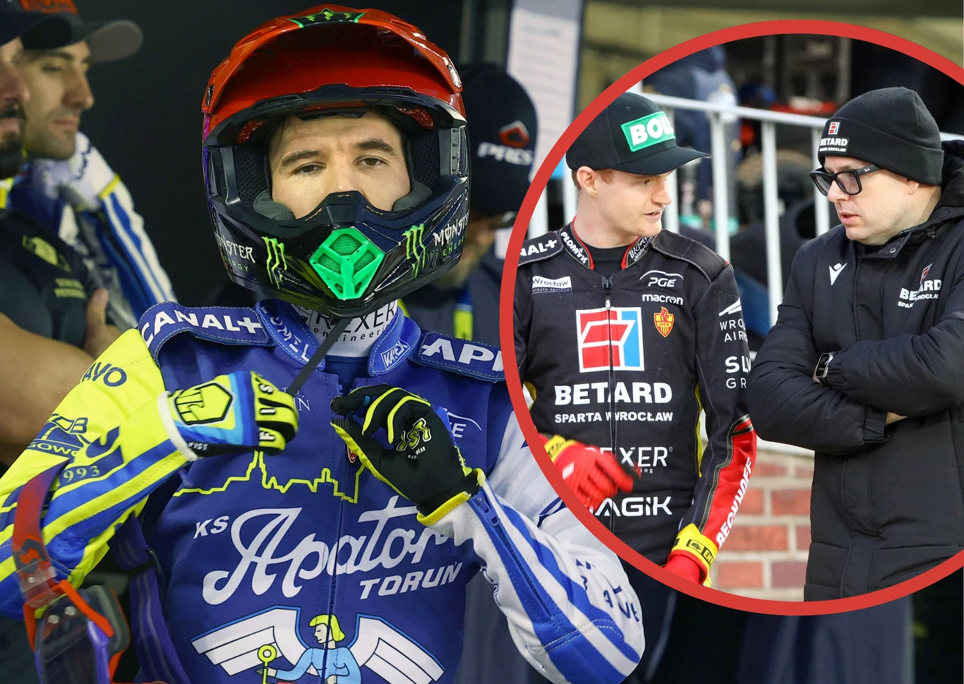 Patryk Dudek podpisał kontrakt na 2026 z tunerem wicemistrza świata Brady'ego Kurtza. Zawodnik żużlowy w pełnym stroju i kasku drużyny Apator Toruń stoi na pierwszym planie, w tle kilku innych członków zespołu. W prawym górnym rogu w okrągłej ramce dwaj mężczyźni rozmawiają ze sobą w strojach zespołu Betard Sparta Wrocław.