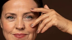 Trwały makijaż oka przy opadającej powiece 