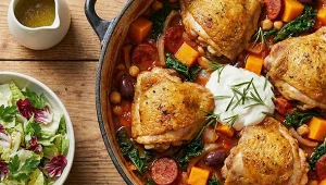 Kurczak z chorizo i dynią. Jednogarnkowa uczta inspirowana kuchnią Południa