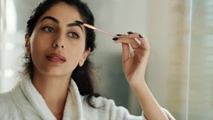 Zapomnij o hennie na brwi. Wystarczą te 2 produkty, które masz w kuchni 