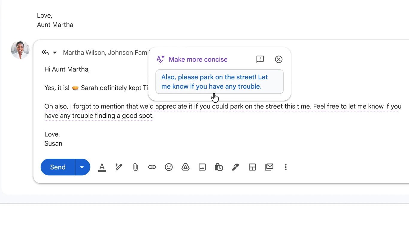Interfejs poczty elektronicznej z widoczną treścią maila do cioci Marthy, propozycją edycji tekstu przez sztuczną inteligencję oraz różnymi ikonami funkcji w dolnej części okna.