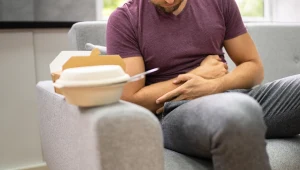 Ból brzucha po posiłku to pierwszy sygnał. Leczenie trwa lata i wymaga diety