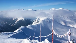 W Tatrach na wysokościach powyżej 1800 metrów nad poziomem morza obowiązuje trzeci stopień zagrożenia lawinowego. Zdjęcie ilustracyjne