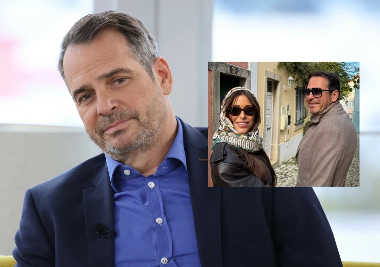 Paweł Deląg wypoczywa w Portugalii z ukochaną, Patrycją Komorowską Mężczyzna w garniturze siedzi na tle jasnego wnętrza, uśmiechając się lekko. W rogu zdjęcia umieszczona jest mniejsza fotografia, na której widoczna jest para – kobieta w stylowej apaszce i okularach przeciwsłonecznych oraz mężczyzna w jasnym płaszczu,...