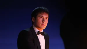 Hudson Williams w serialu "Gorąca rywalizacja"