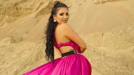 Bikiny wystąpiła w "Disco Star"