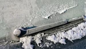 Co zrobić, gdy wycieraczka przymarznie do szyby?