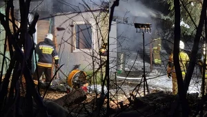 Jurk&oacute;w. Pożar pustostanu. Nie żyje mężczyzna