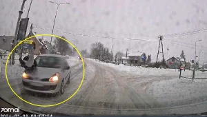 Do potrącenia doszło na przejściu, w trudnych warunkach drogowych