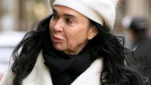 Wdowa po Krawczyku zabroniła stawiać znicze na jego grobie. Nie ustąpi