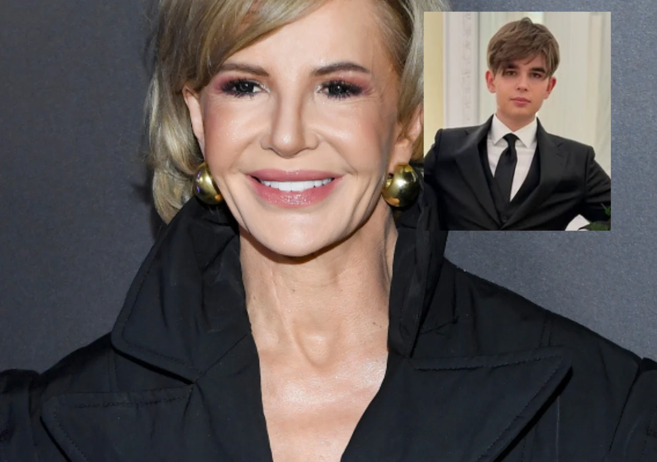 Uśmiechnięta kobieta w eleganckim czarnym płaszczu z dużymi złotymi kolczykami, w rogu zdjęcia niewielkie wstawione zdjęcie młodego mężczyzny w czarnym garniturze i białej koszuli.