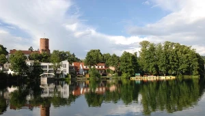 Dlaczego warto odwiedzić Łagów? Urzeka o każdej porze roku