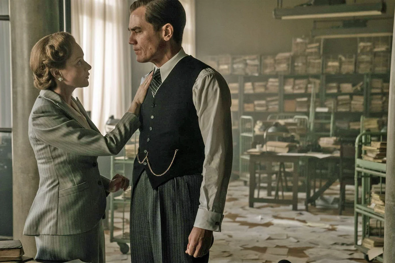 Michael Shannon w scenie z filmu "Norymberga" Michael Shannon w scenie z filmu "Norymberga"