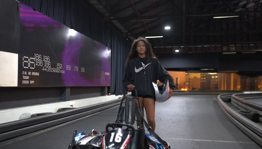 Naomi Osaka zaspokaja swoją potrzebę prędkości na torze gokartowym w Australii